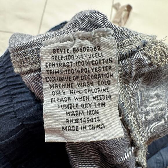 Johnny Was Biya Pants Womens XL Blue Chambray Embroidered Hemmed Bohemian Boho - Picture 4 of 10